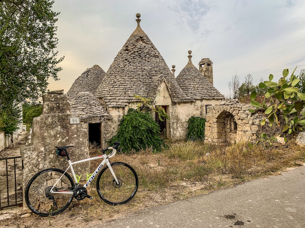 carbon road bike rental in alberobello